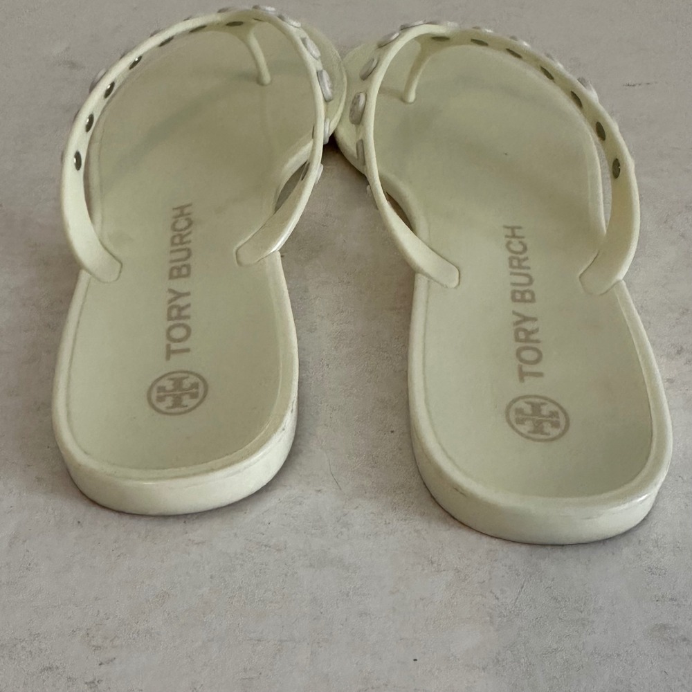 Tory Burch Studded Jelly Toe Post Sandals Size‎ 8 Ivory Resortwear Beach Logo - Picture 3 of 7